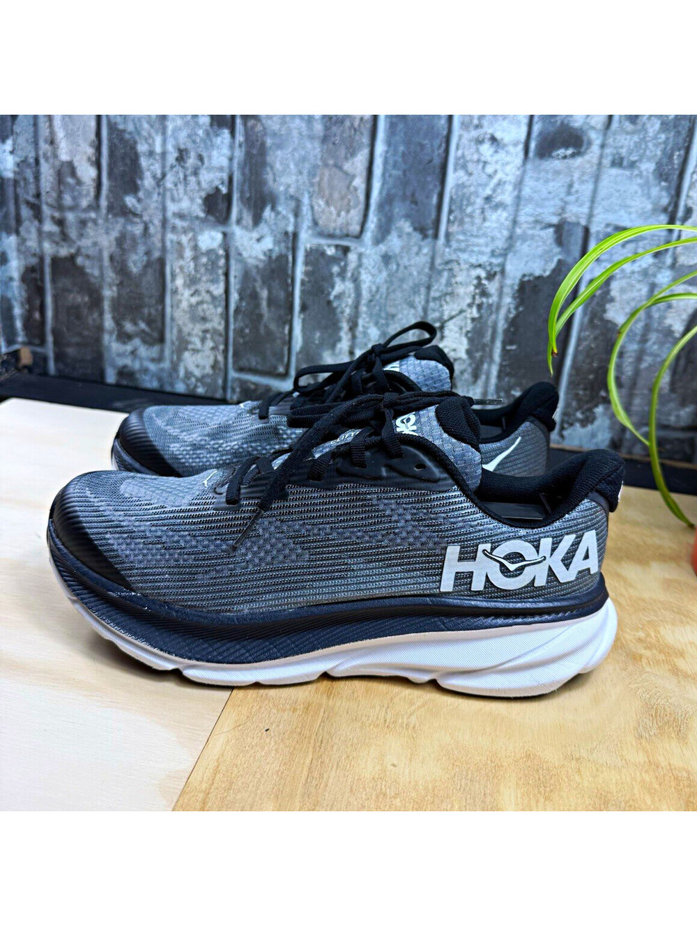 HOKA ONE ONE Clifton 9 Youth Gray/Black/White Mesh Low Top Running US 8.5